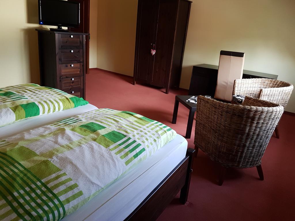 Hotel Zum Schwanen Leimen  Ngoại thất bức ảnh