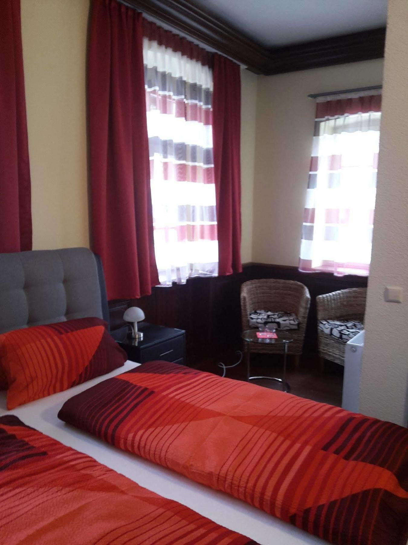 Hotel Zum Schwanen Leimen  Ngoại thất bức ảnh